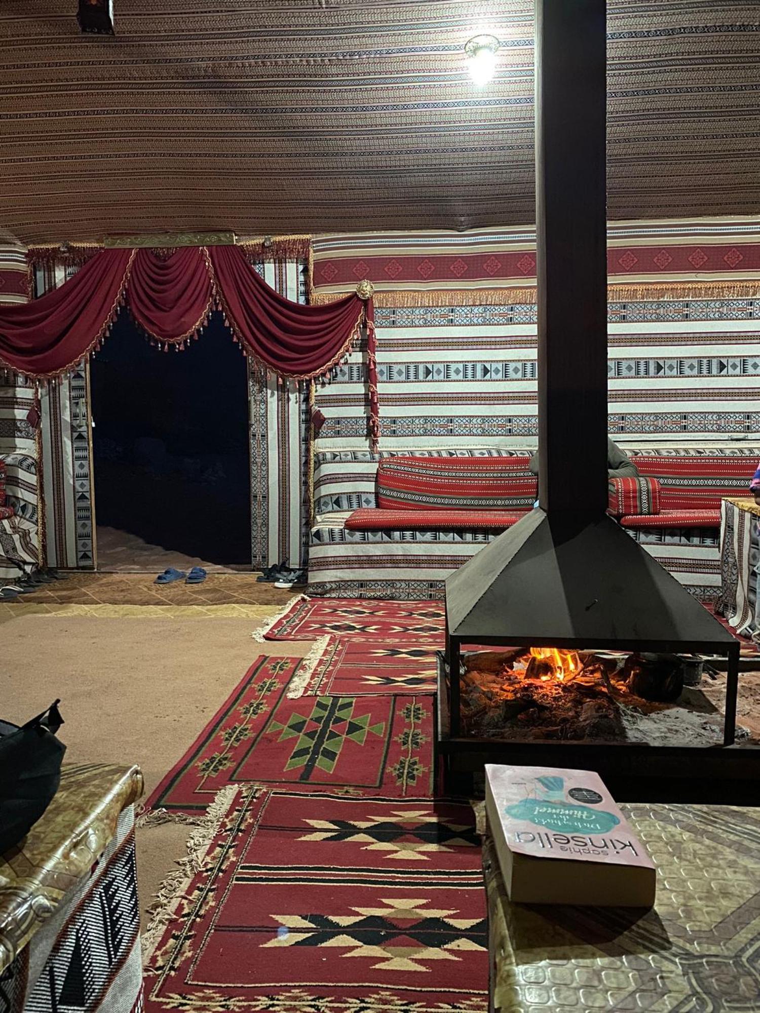 Omar Ghazi Camp Hotel Wadi Rum Exterior photo